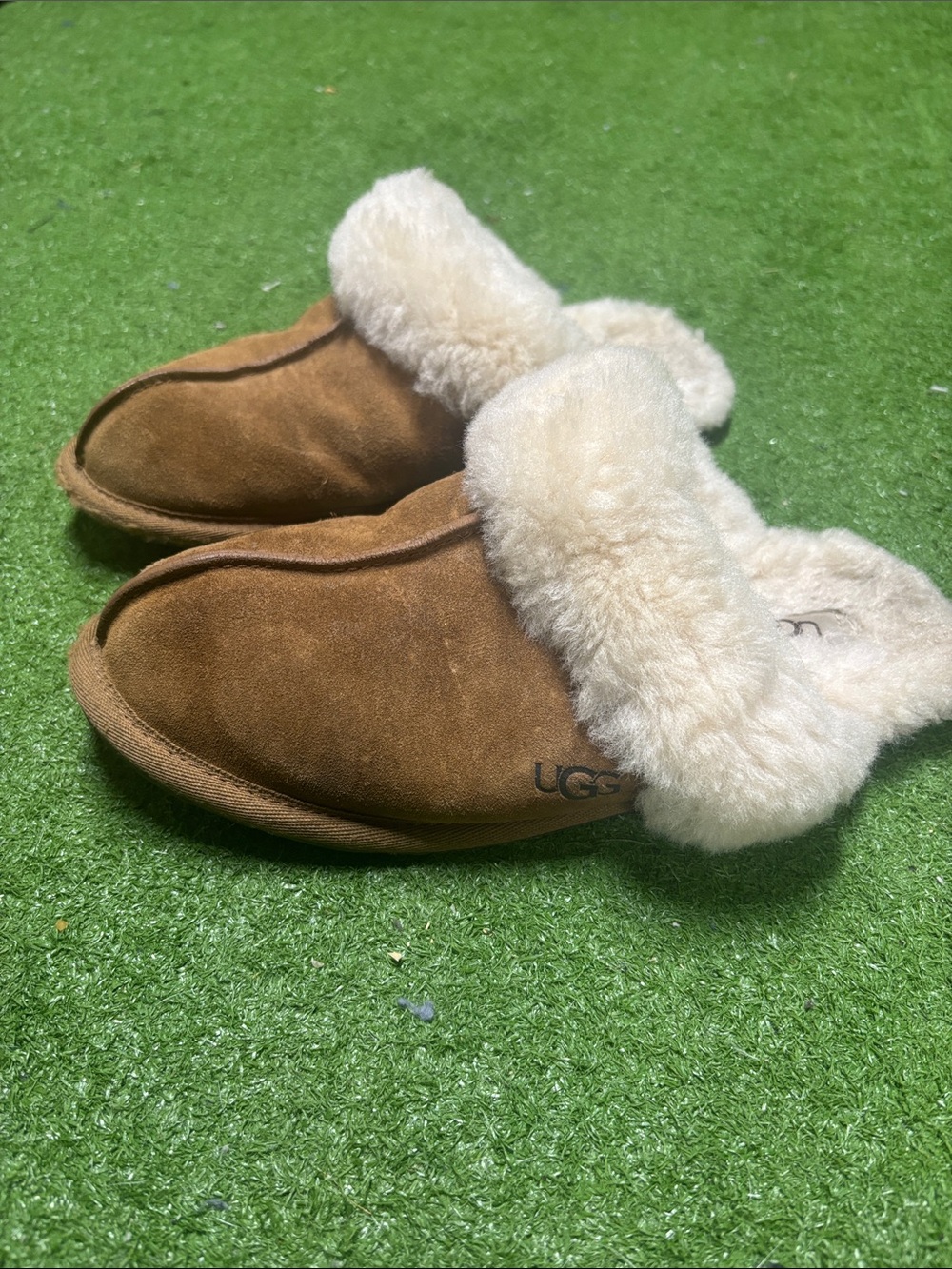 Size 8 women’s Uggs